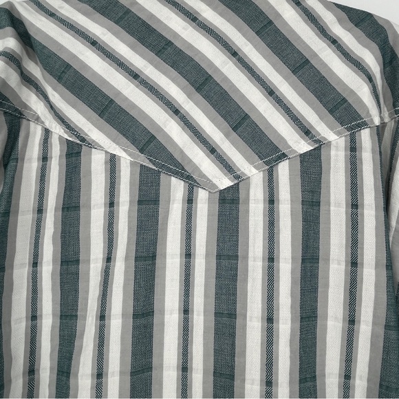 Cody James Authentic Western Apparel Pearl Snap Long Sleeve Green Gray Large - Picture 8 of 8